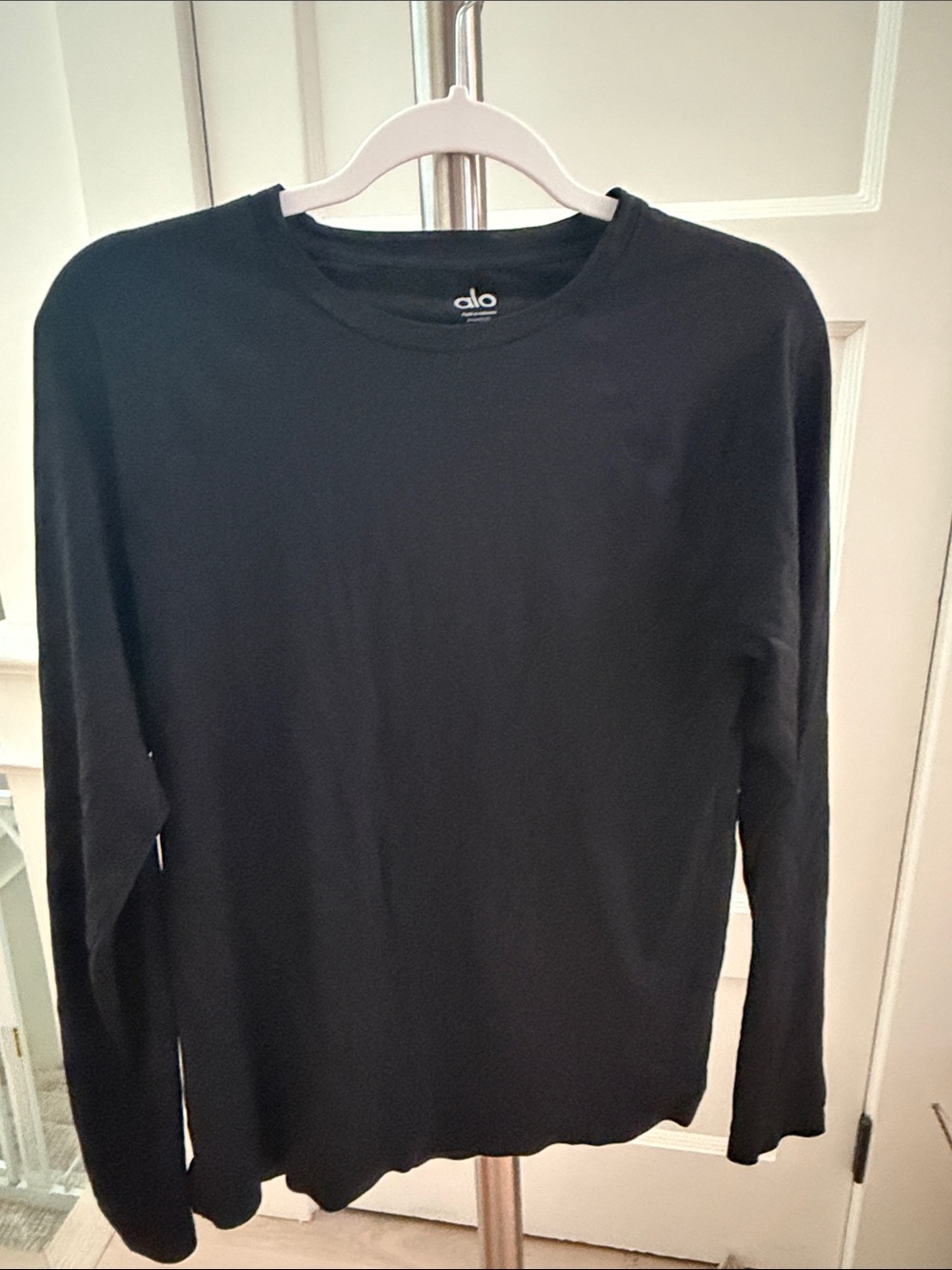 ALO Yoga Men's Long Sleeve Crew Tee - Black